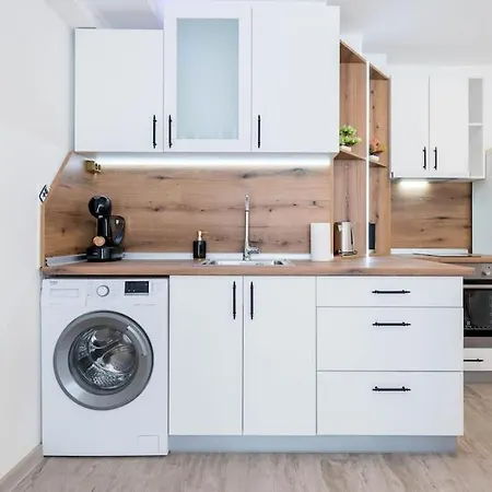 Homey Near Grand Mall Apartment Varna